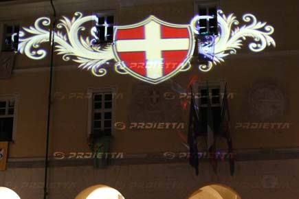 proiezione di stemmi medievali