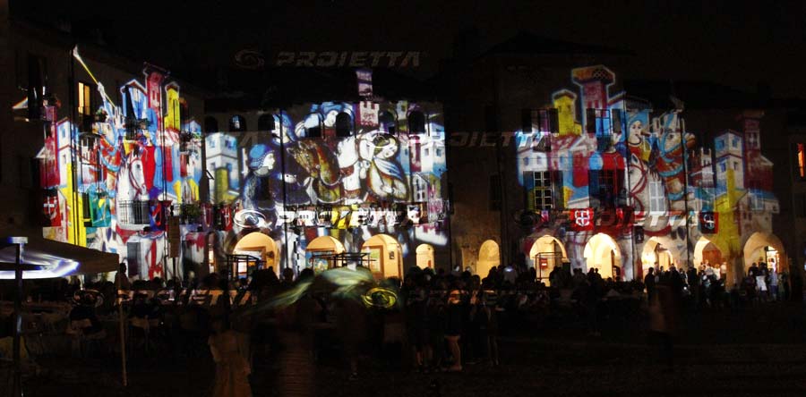 proiezione di affreschi medievali per il palio storico di avigliana