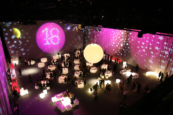 proiezioni per matrimoni e feste private