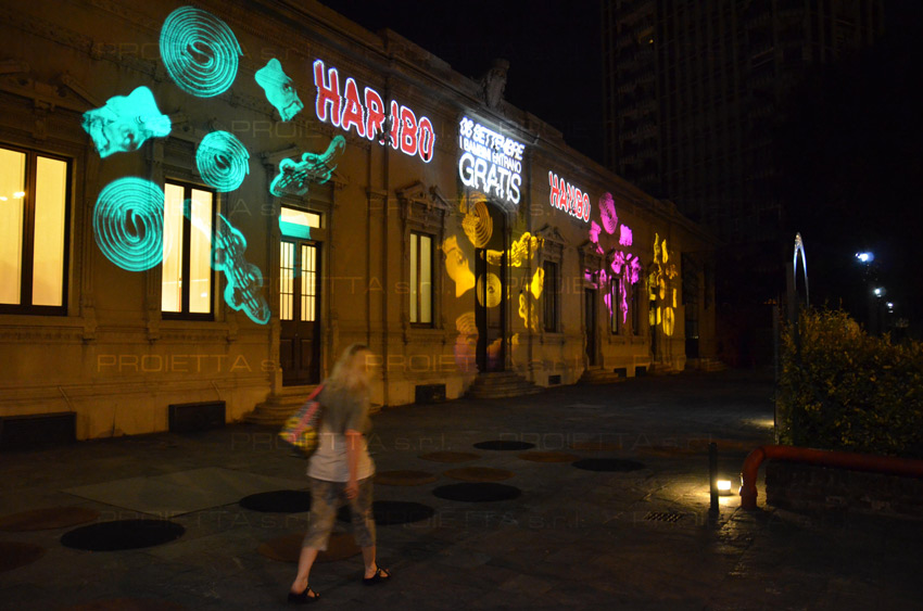 proiezioni pubblicitarie di loghi haribo