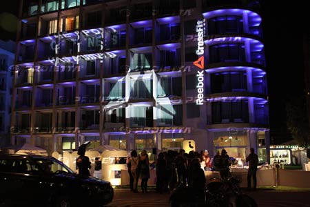 proiezioni festa reebok con proiettori monster 2000